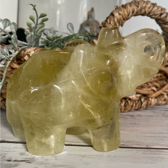Citrine Elephant Crystal Figurine - Picture 2 of 8